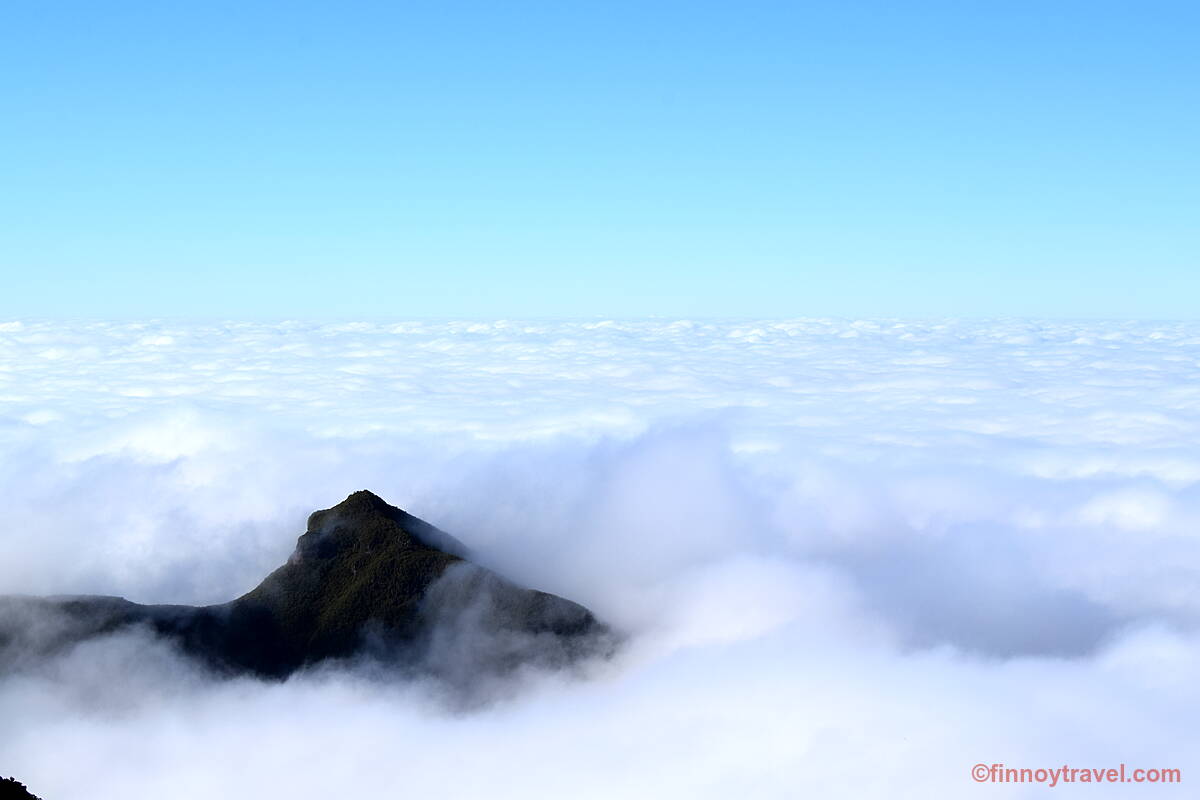 Um pico nas nuvens na Madeira