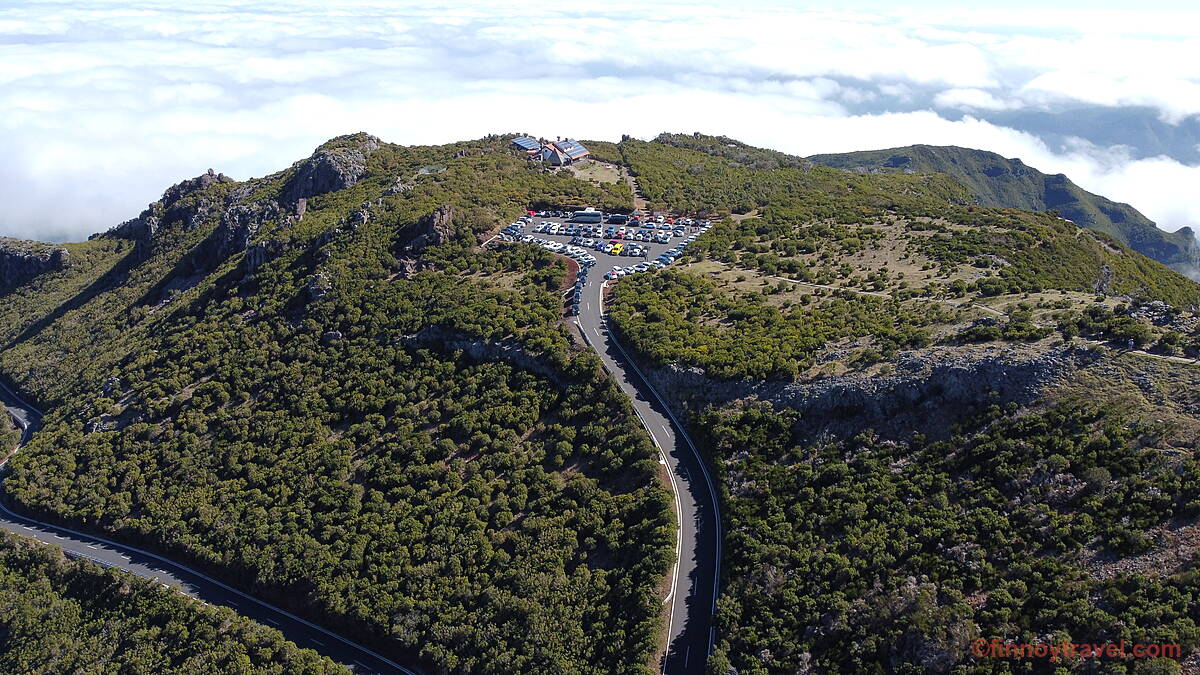 A estrada para Achada do Teixeira