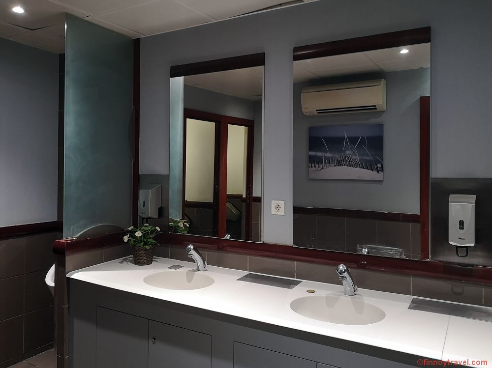 Banheiro do Sheltair Lounge