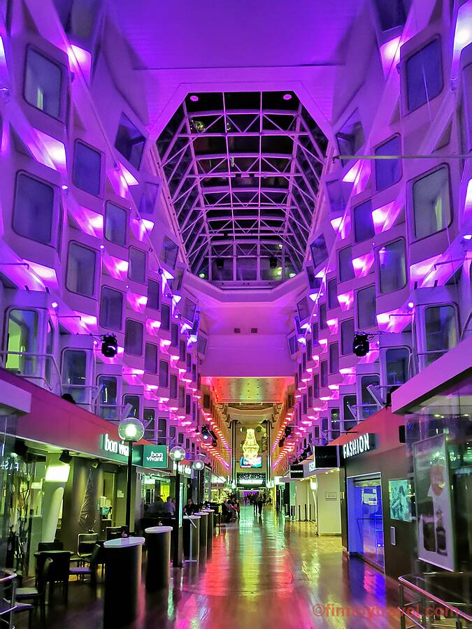 Promenade do Tallink Silja Serenade &agrave; noite