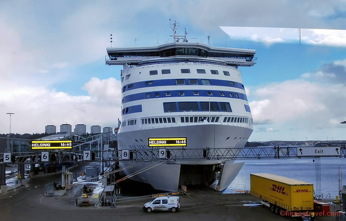 A proa do Silja Serenade