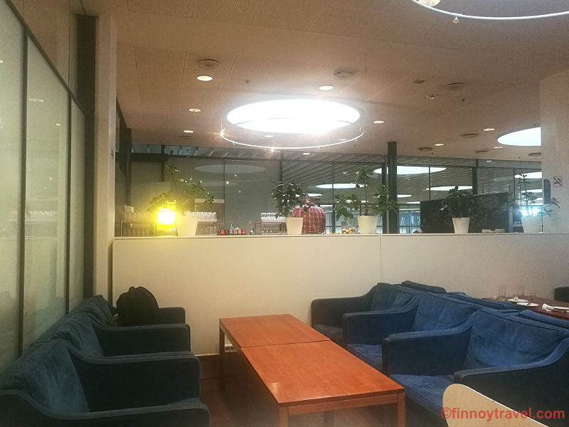 Sof&aacute;s na sala VIP