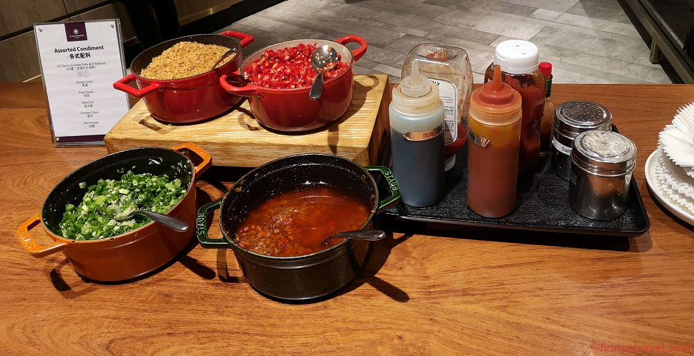 Condimentos na Plaza Premium Lounge