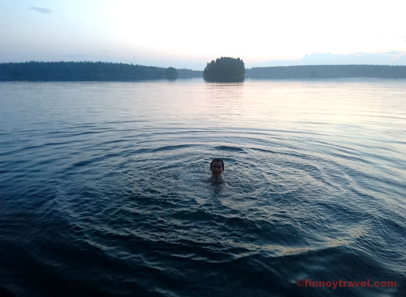 Lago Kiljava durante uma noite de ver&atilde;o na Finl&acirc;ndia