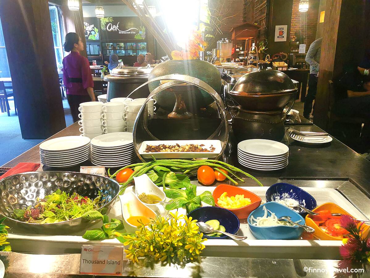 Buffet de saladas no caf&eacute; da manh&atilde;