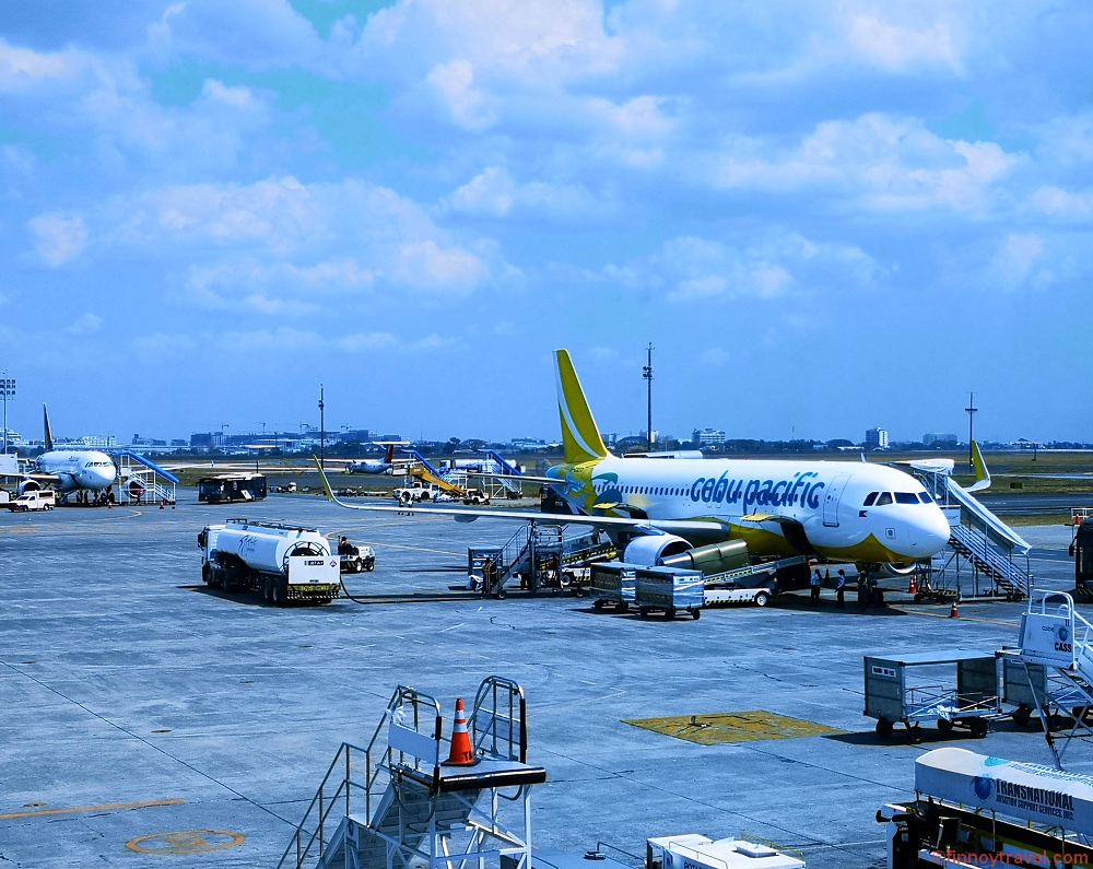Vista do p&aacute;tio de aeronaves a partir da Sala VIP de Clark