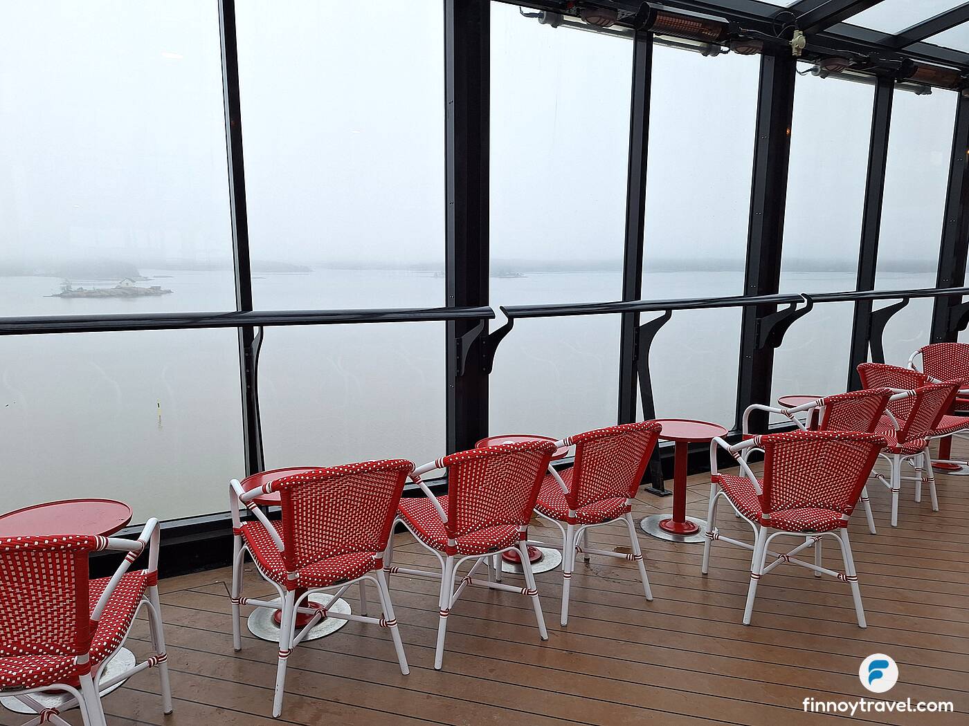 Uma cadeira no Sundeck