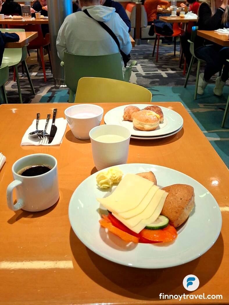 Caf&eacute; da manh&atilde; no buffet