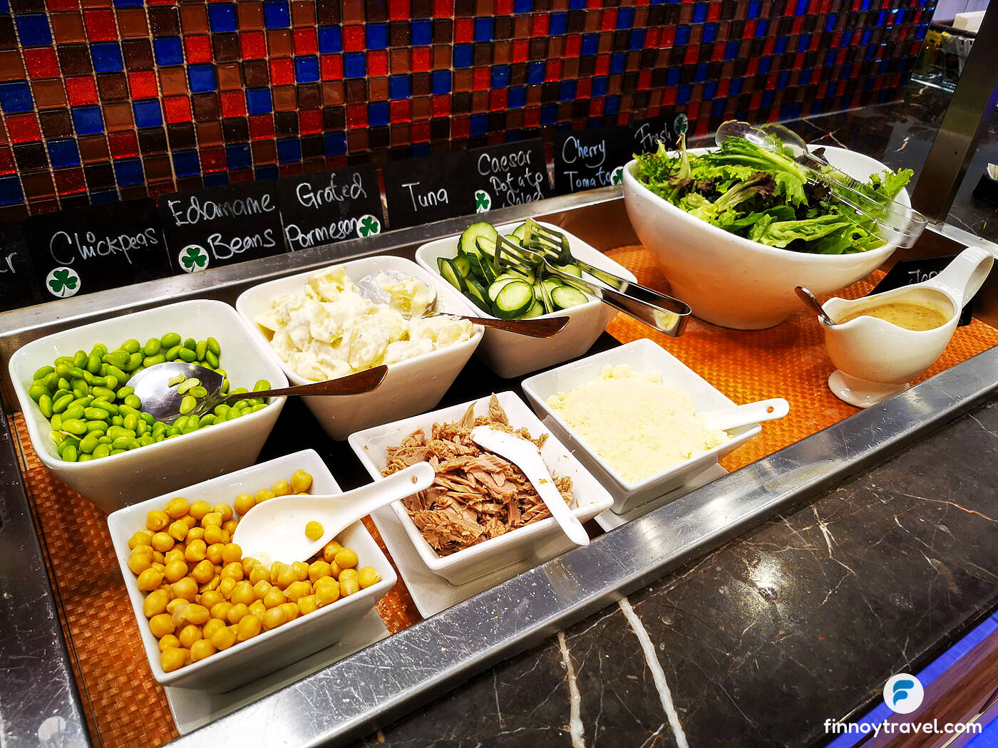 Buffet de saladas da SATS Premier Lounge