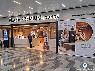 Ang pasukan ng Plaza Premium Lounge sa bulwagan ng pagdating ng Paliparang Helsinki (HEL)