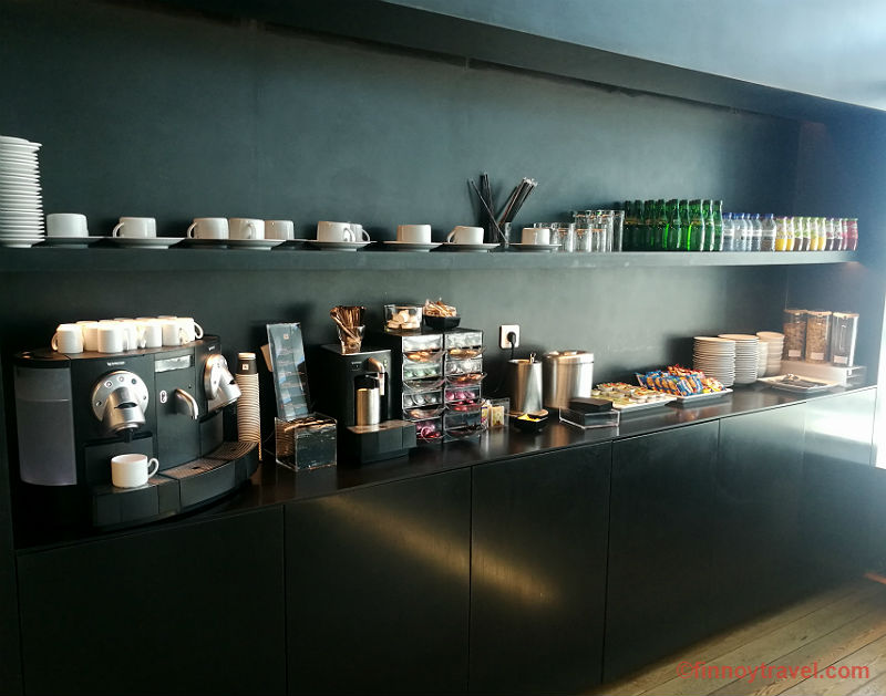 Mesa ng pagkain sa ANA Lounge sa Lisbon