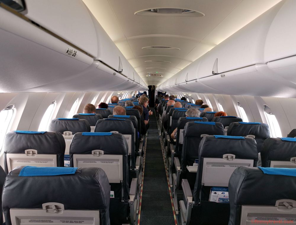 Ang loob ng Air Nostrum CRJ1000