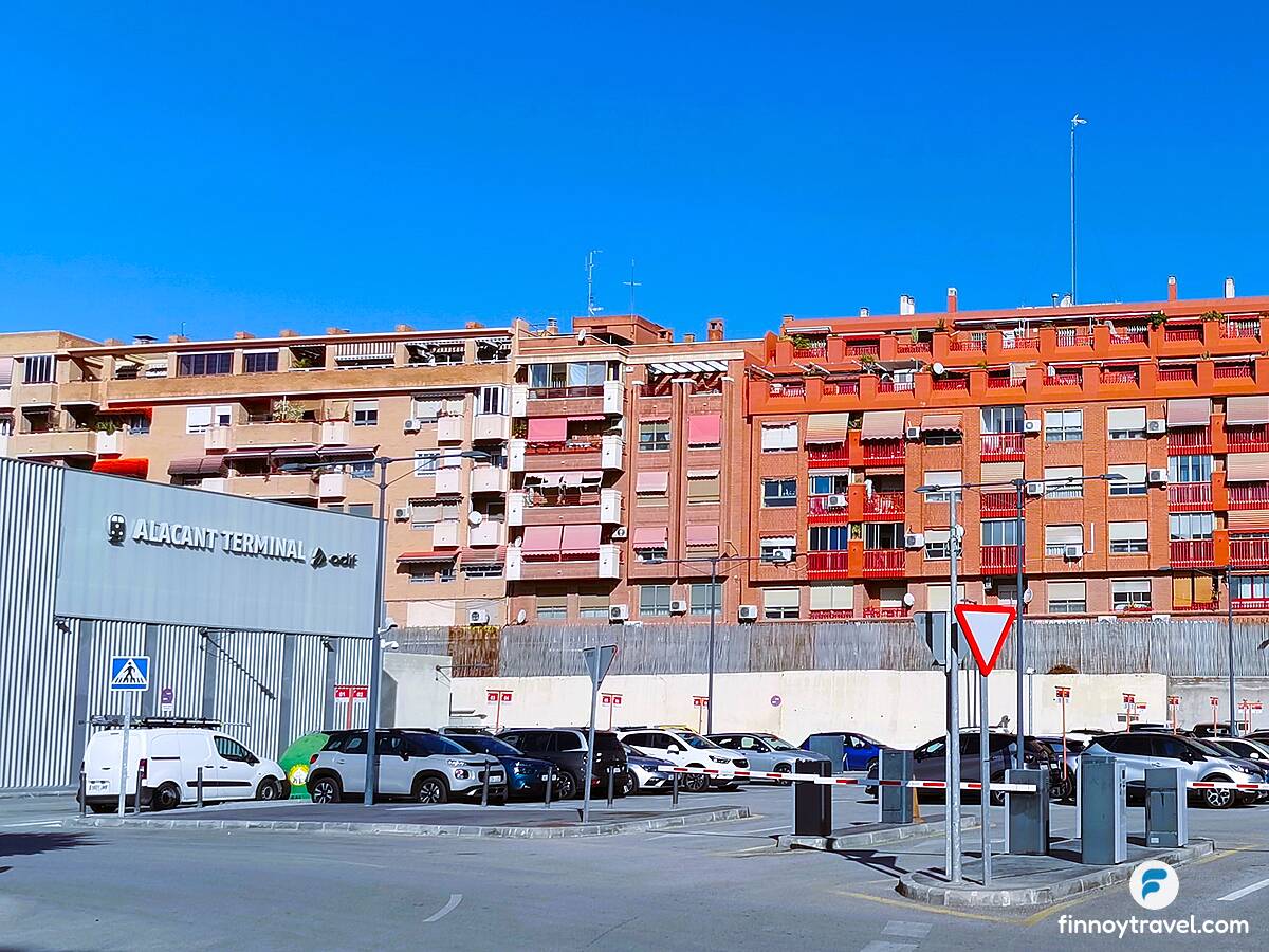 Paradahan ng Alicante Central Railway Station