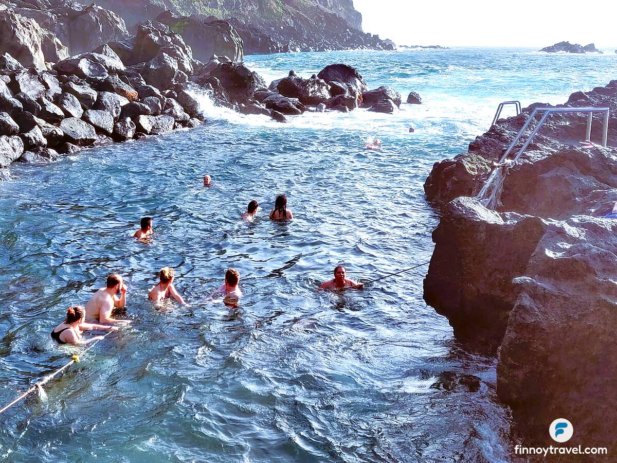 Mainit na bukal sa Ponta da Ferraria