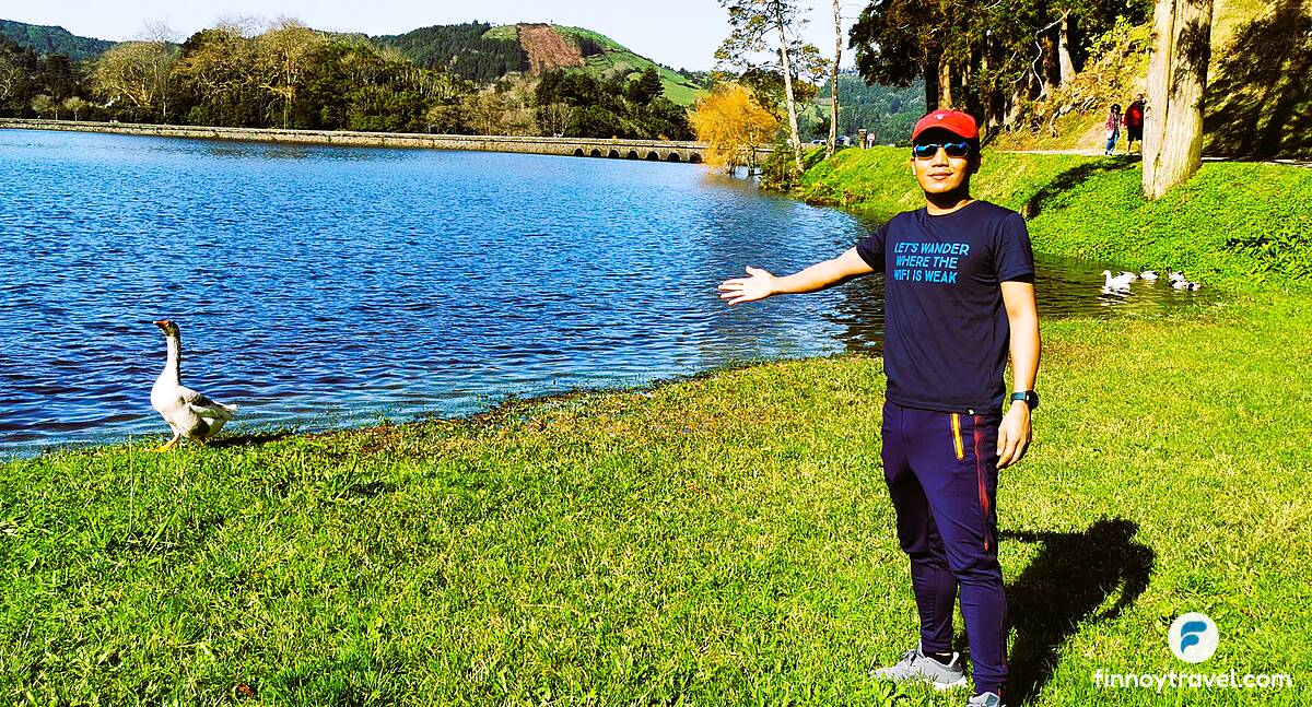 Ibon sa tabi ng Lagoa Verde