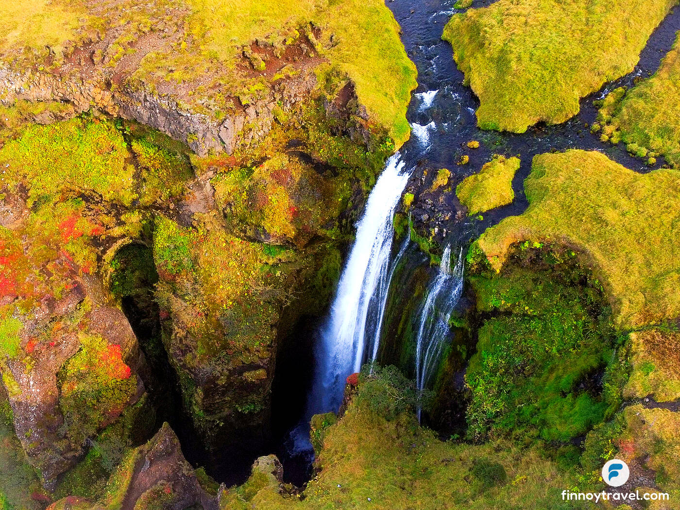 Ang talon ng Gljufrabui sa Iceland
