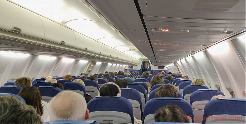 Ang kabin ng KLM Boeing 737-900