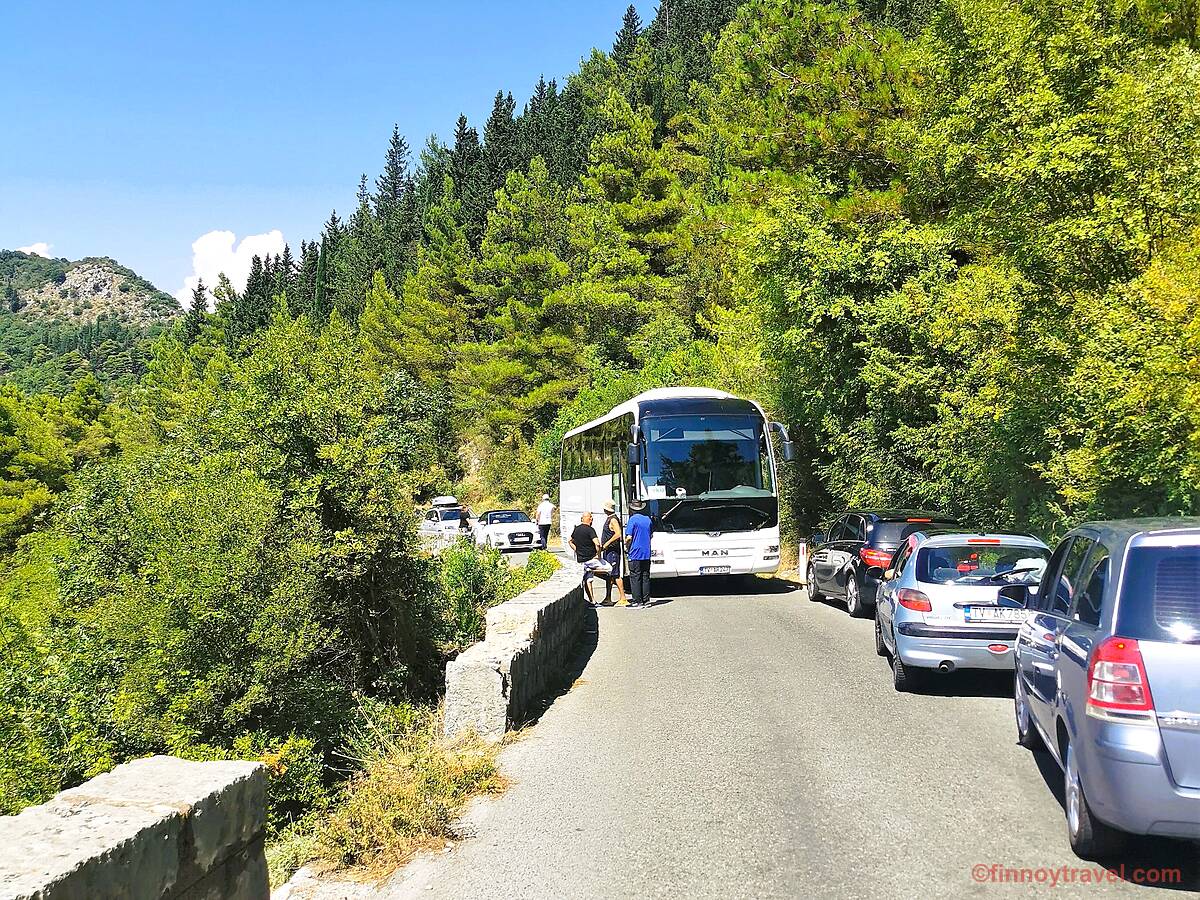 Siksikan ng trapiko sa kalsadang Kotor Serpentine sa Montenegro