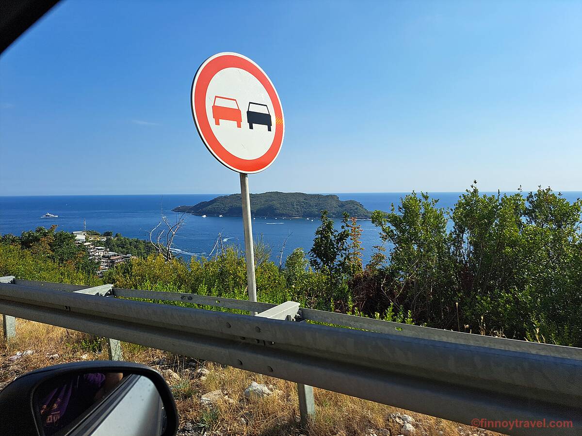 Karatulang pantrapiko sa Montenegro