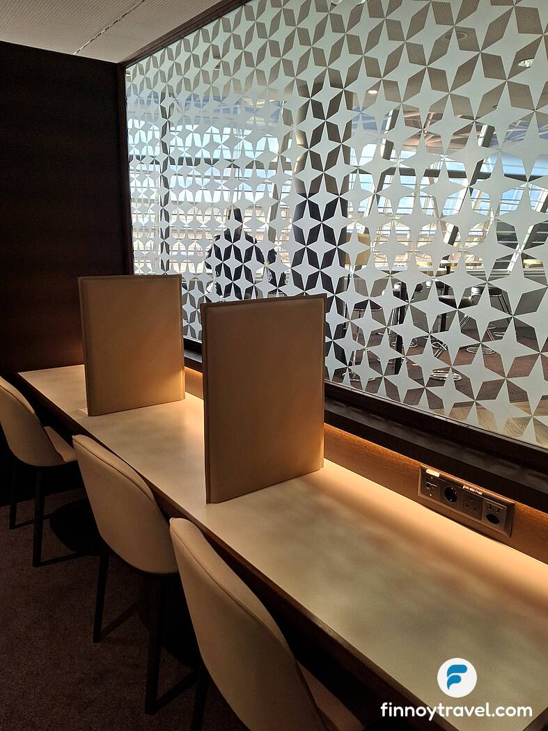 Mga desk para sa trabaho