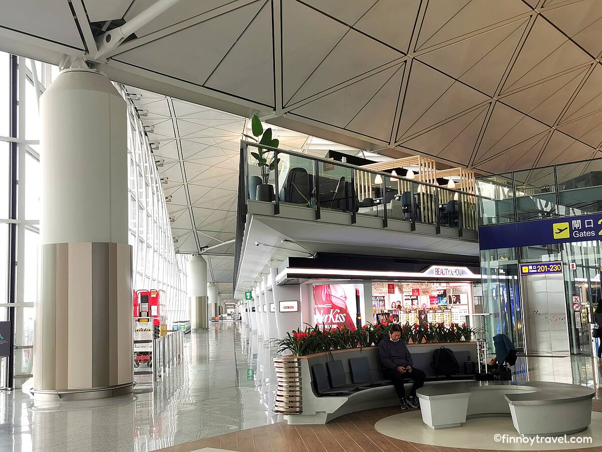 休息室左侧的阳台区