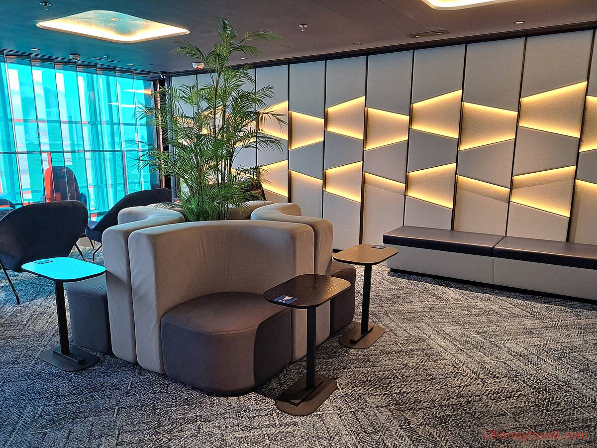 休息室内的沙发