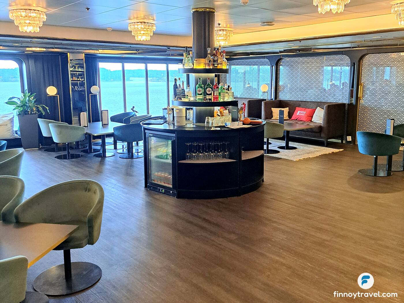 Gabriella号休息室