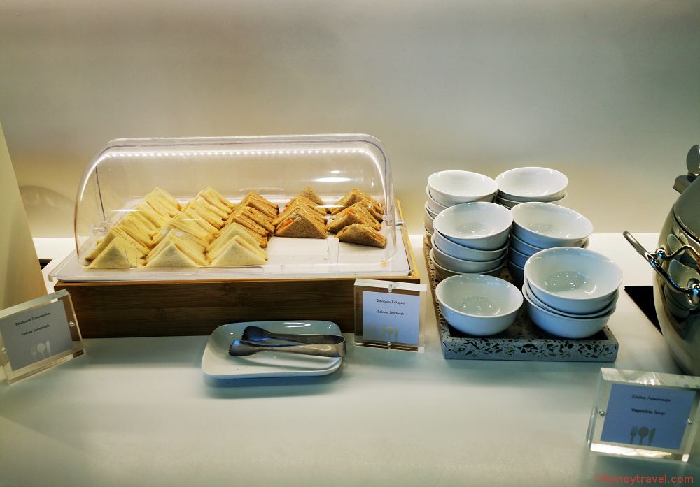 Goldair Handling CIP 休息室三明治