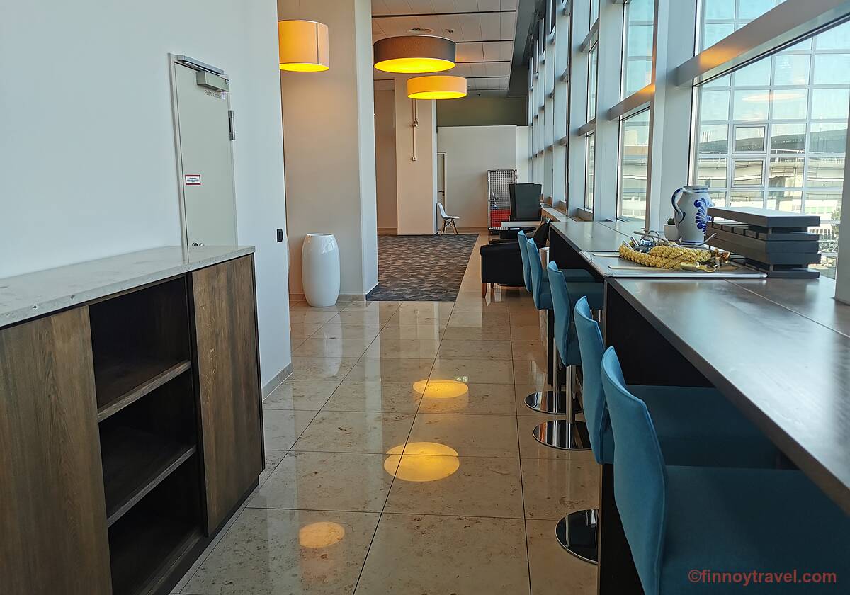 法兰克福机场 Plaza Premium Lounge 淋浴区的走廊