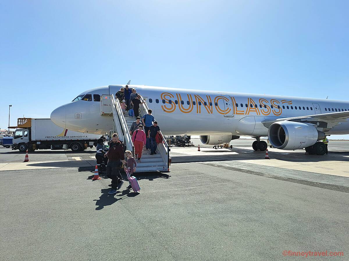 Sunclass 航空 A321 在萨尔岛机场