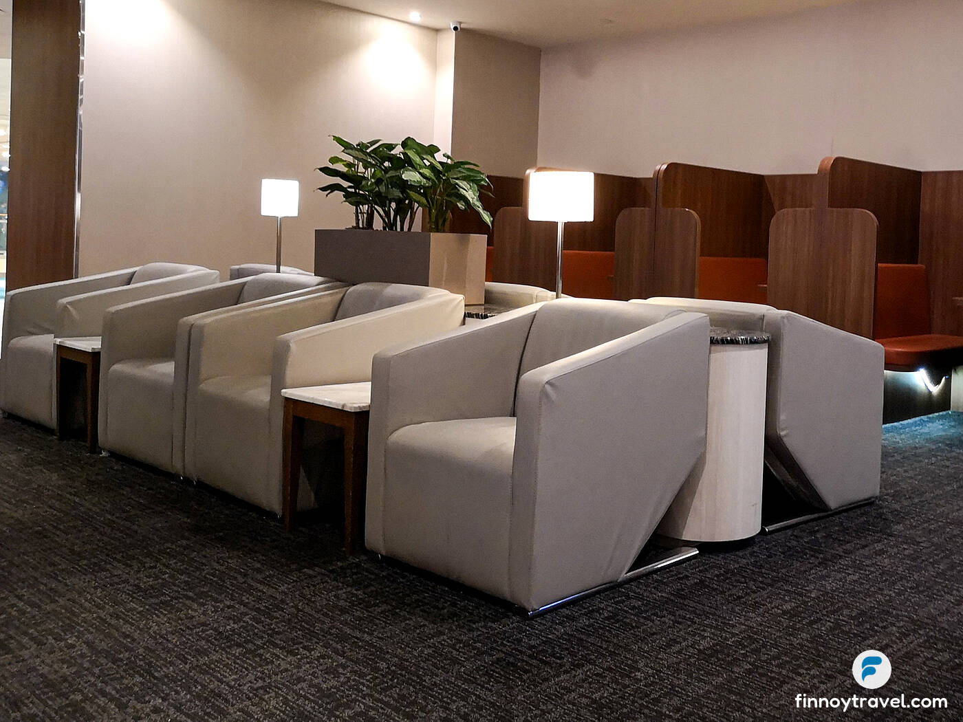 SATS Premier Lounge 的座位