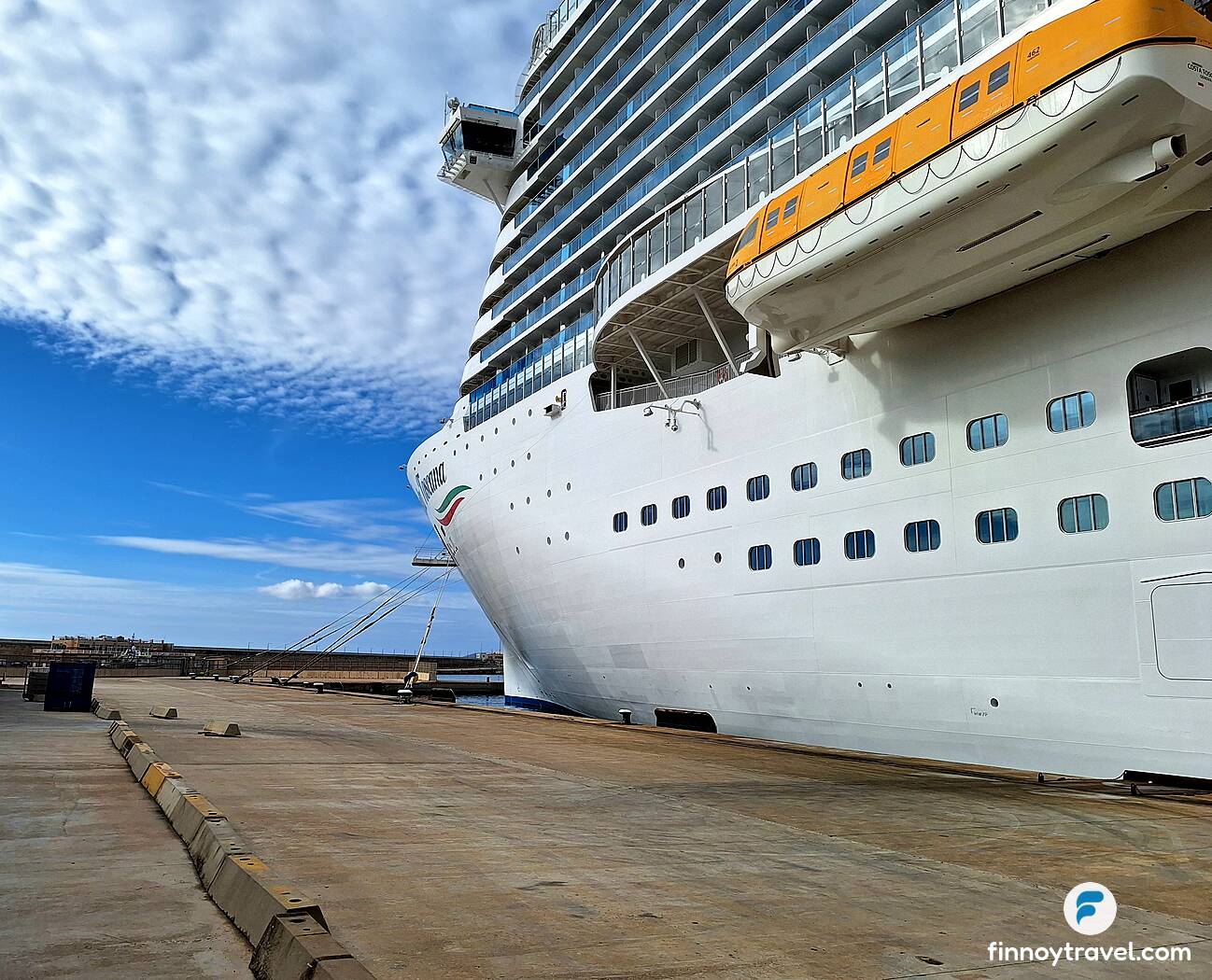 歌诗达托斯卡纳号的船首